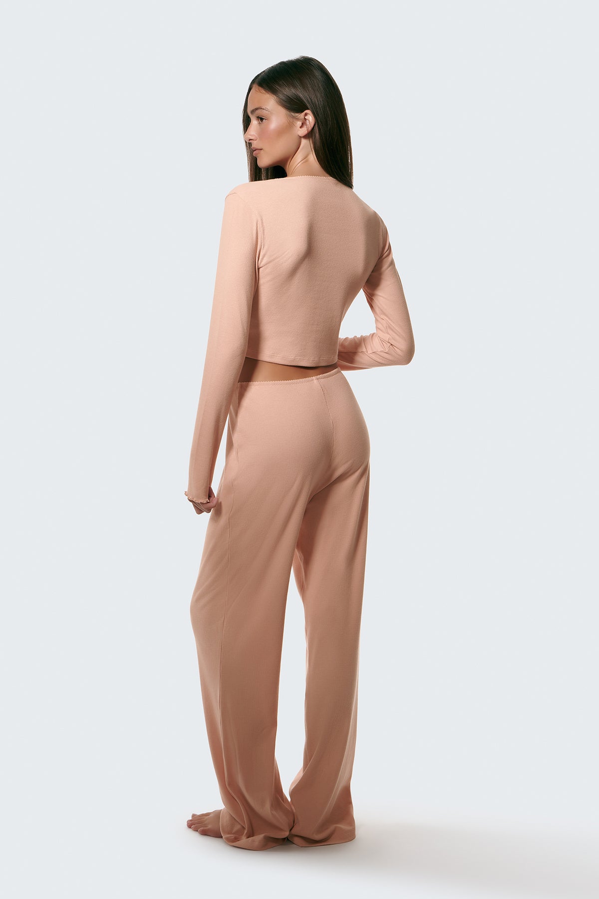 Steph is 5'6" and 32C and wears XS