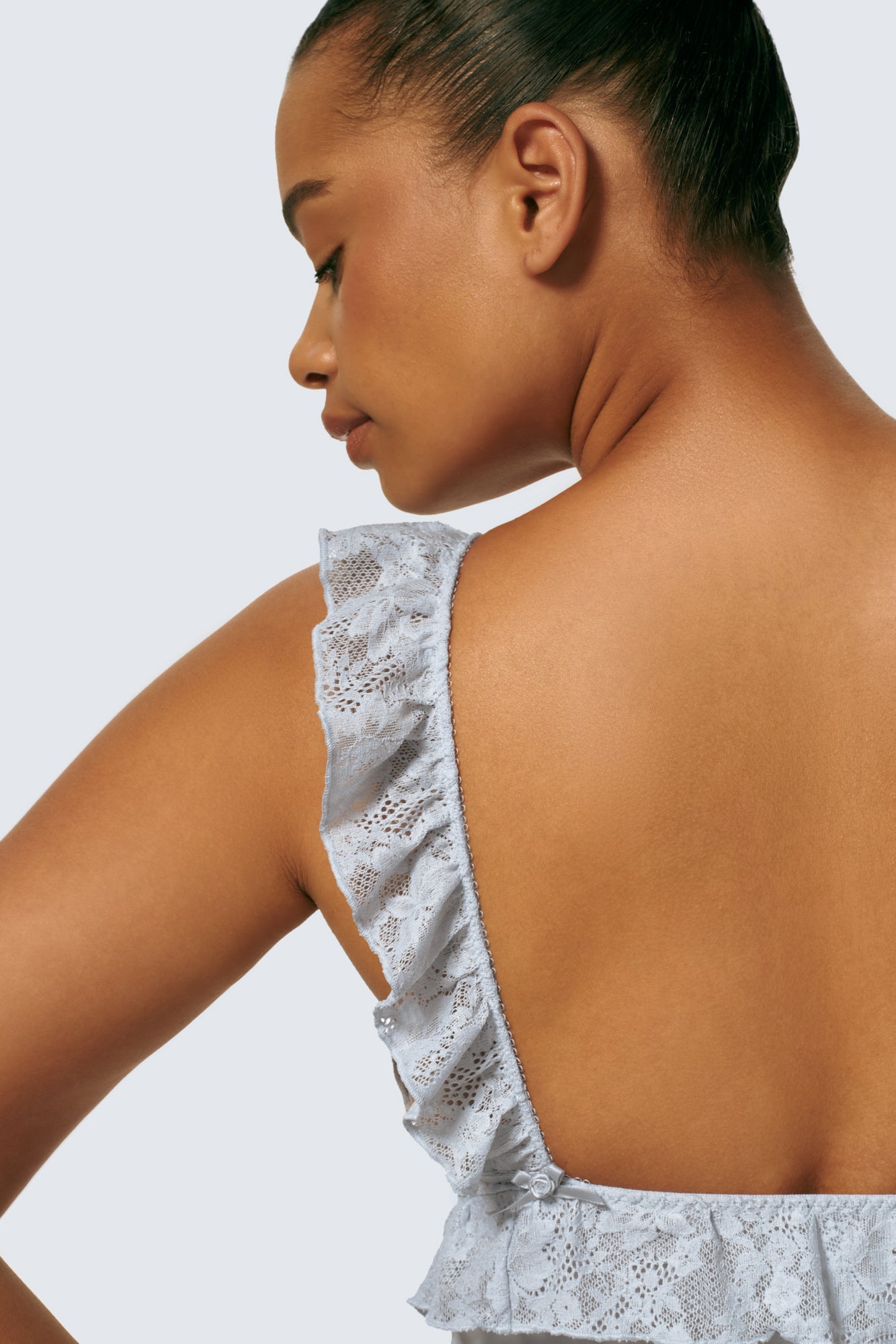 Shimma is 5'9 and 36D and wears M