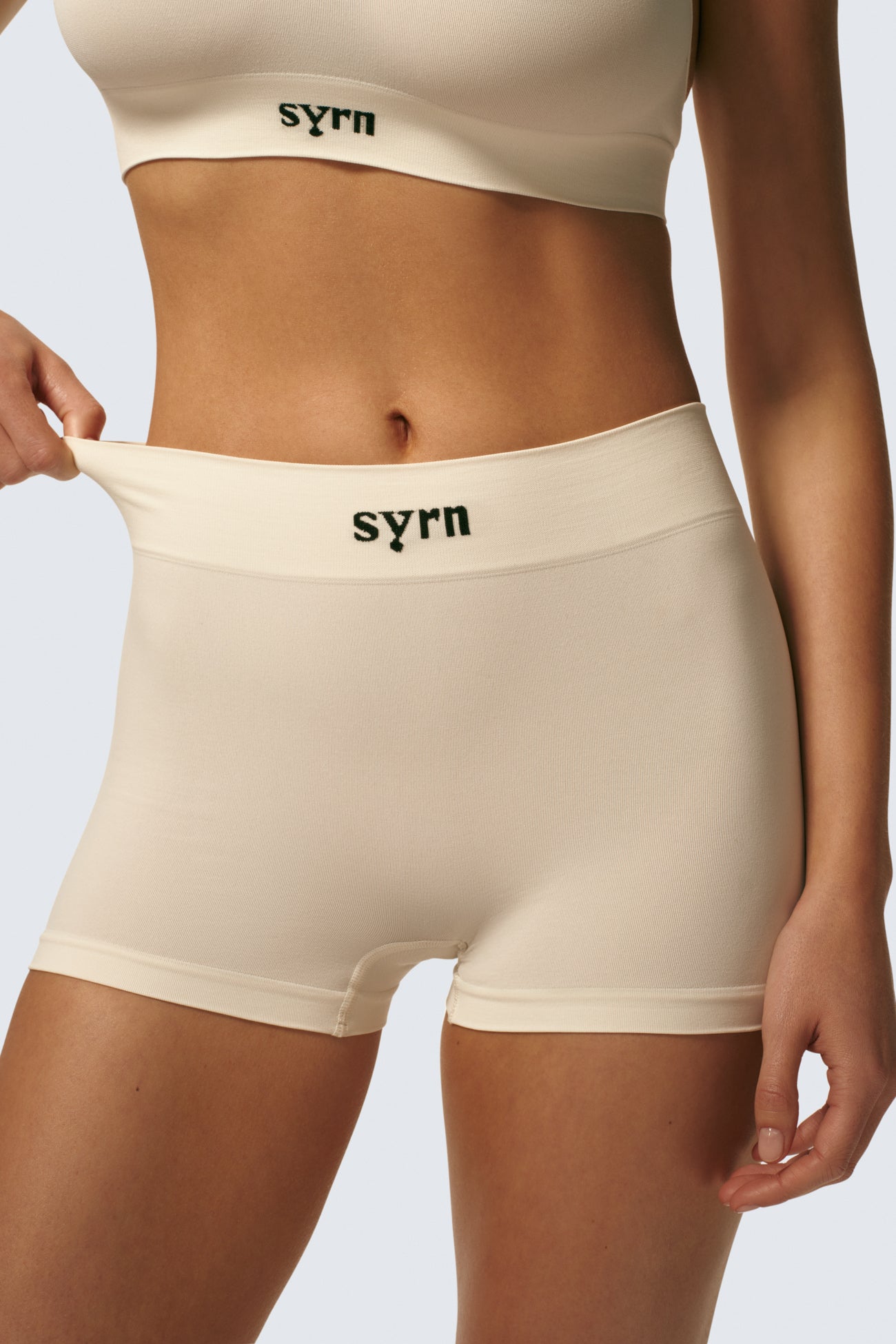 Freya is 5’8 and wears sizes 30DD and M on top and XS on the bottom