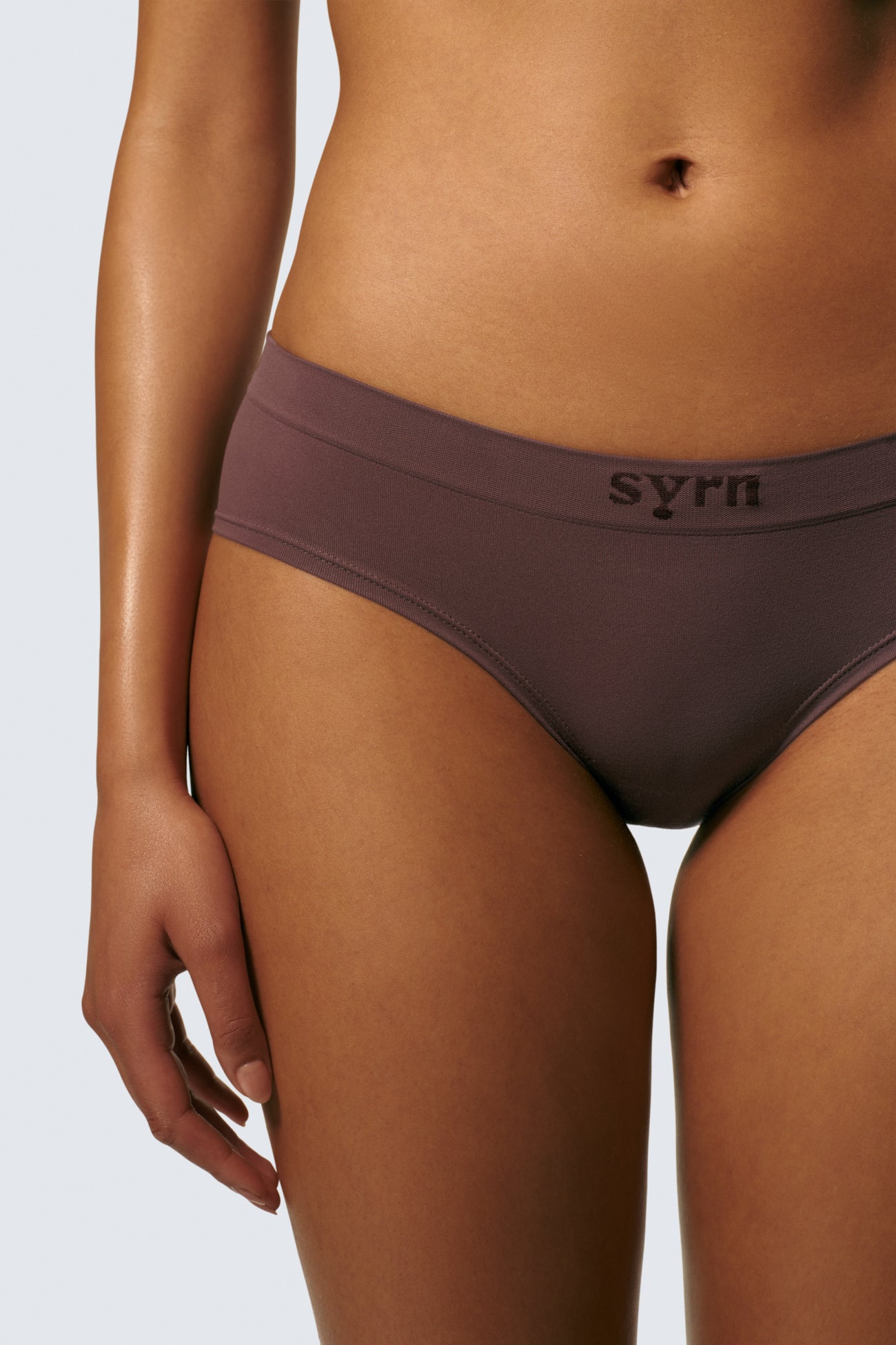 Michaela is 5’8 and wears sizes 34DD and M on top and S on the bottom