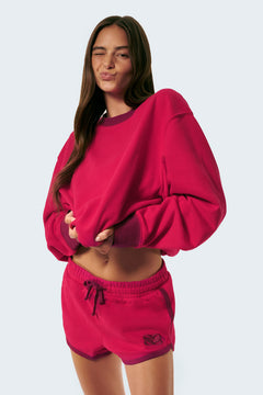 Brooklin is 5’7 and 32D and wears S on top and XS on the bottom