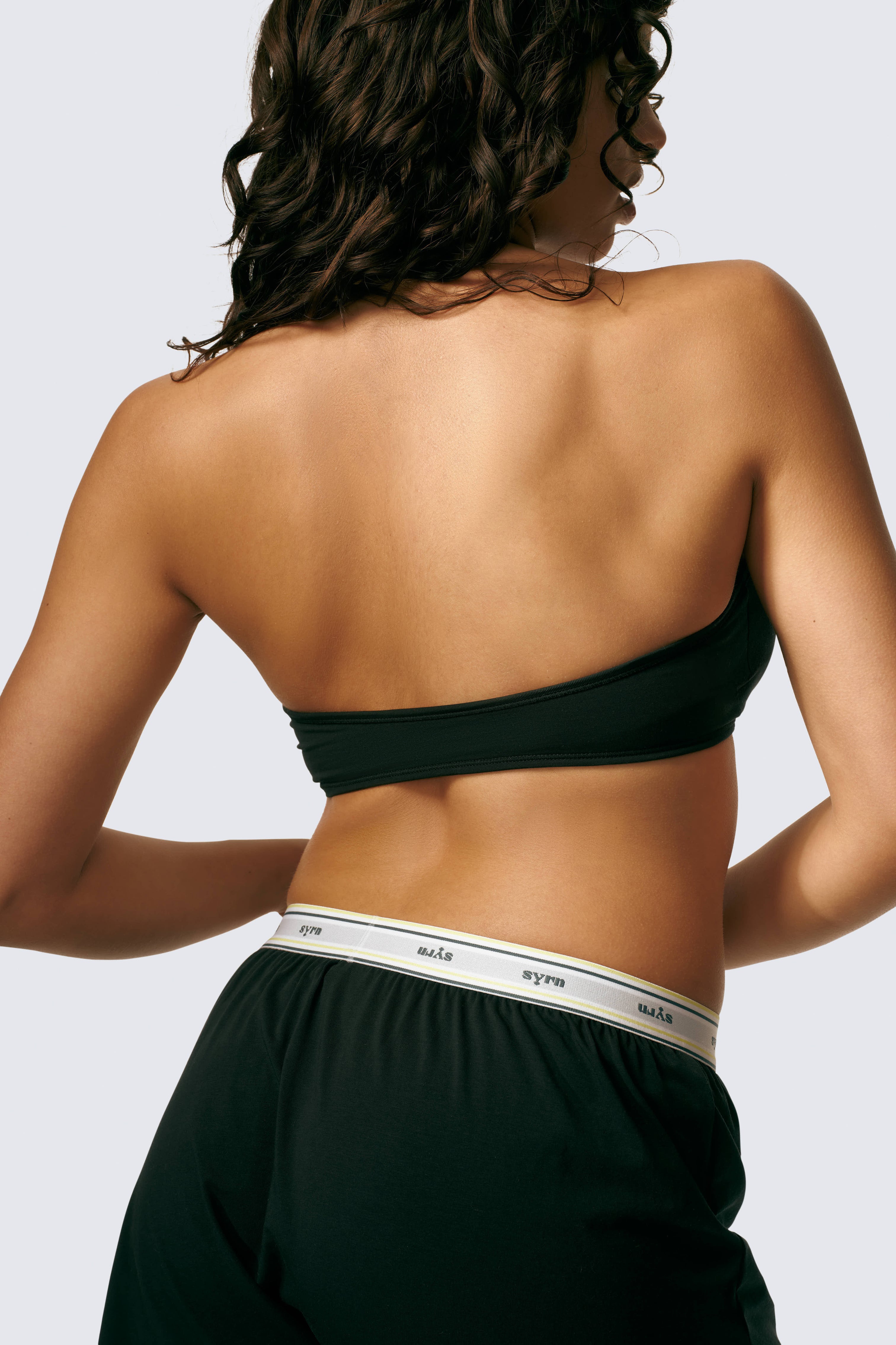 Isabella is 5’9 and wears sizes 34DD and S