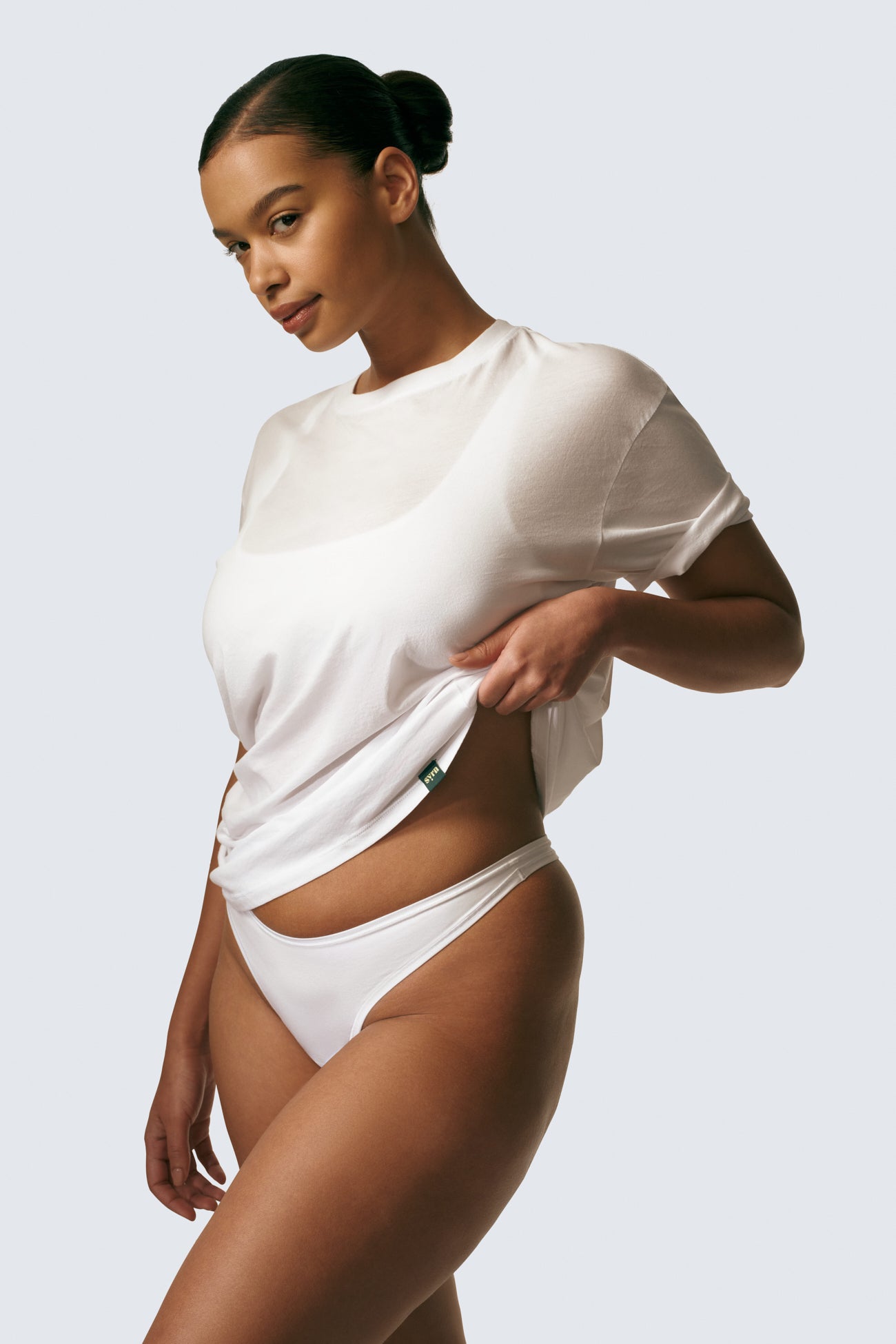 Shimma is 5’9 and wears sizes 36D and M