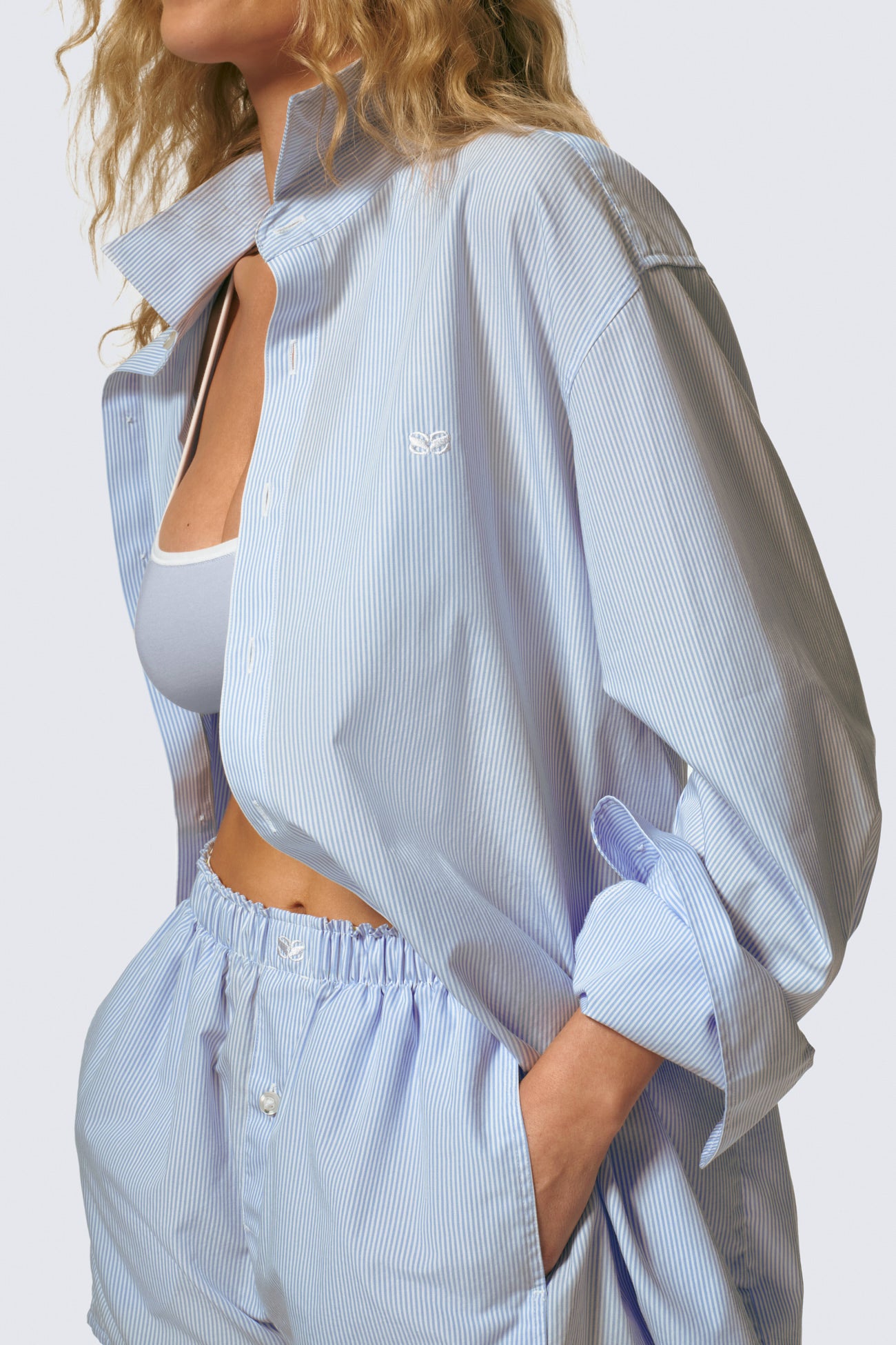 Freya is 5'8 and wears sizes 30DD and XS, and M in wovens for an oversized fit