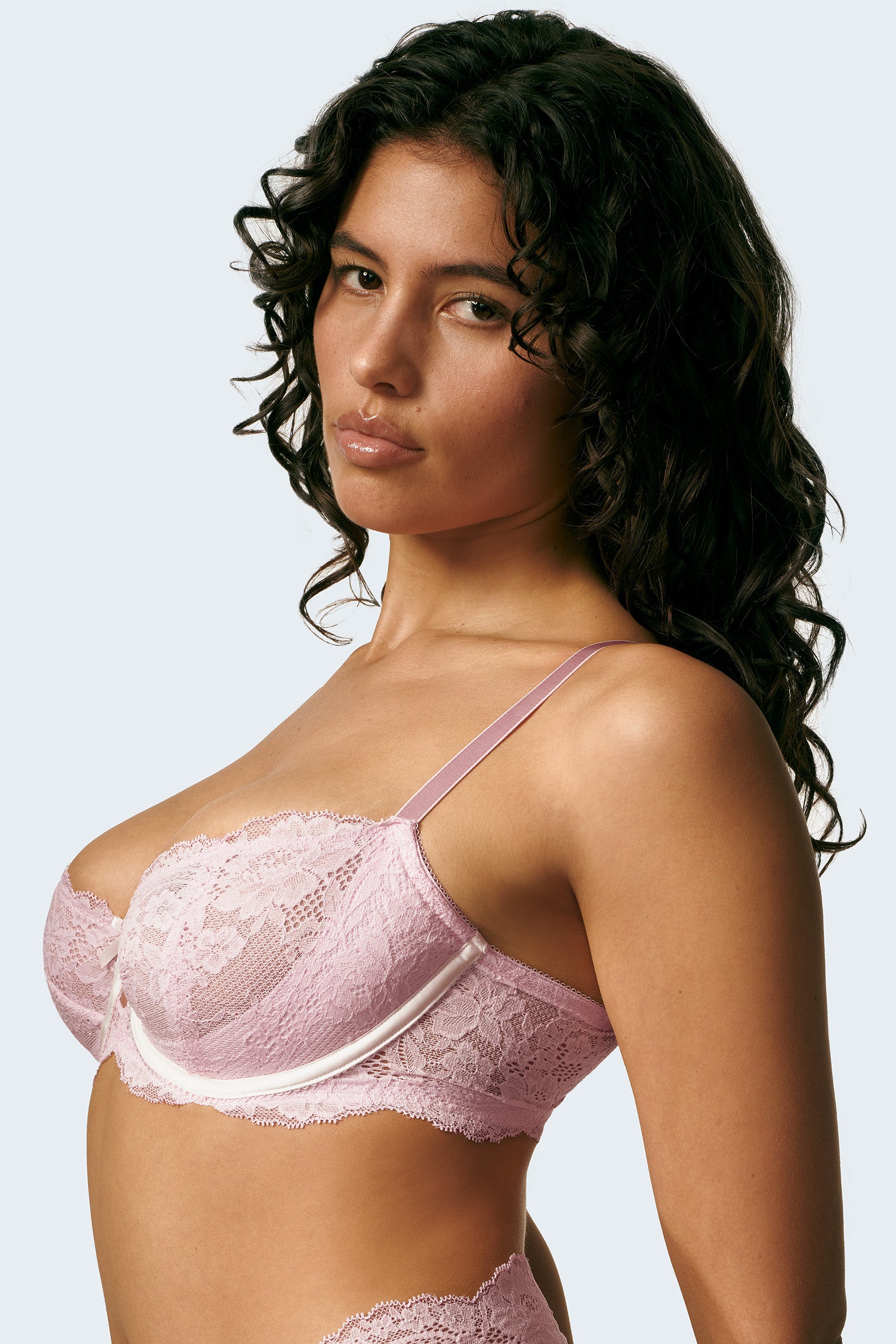 Isabella is 5’9 and wears sizes 34DD and S