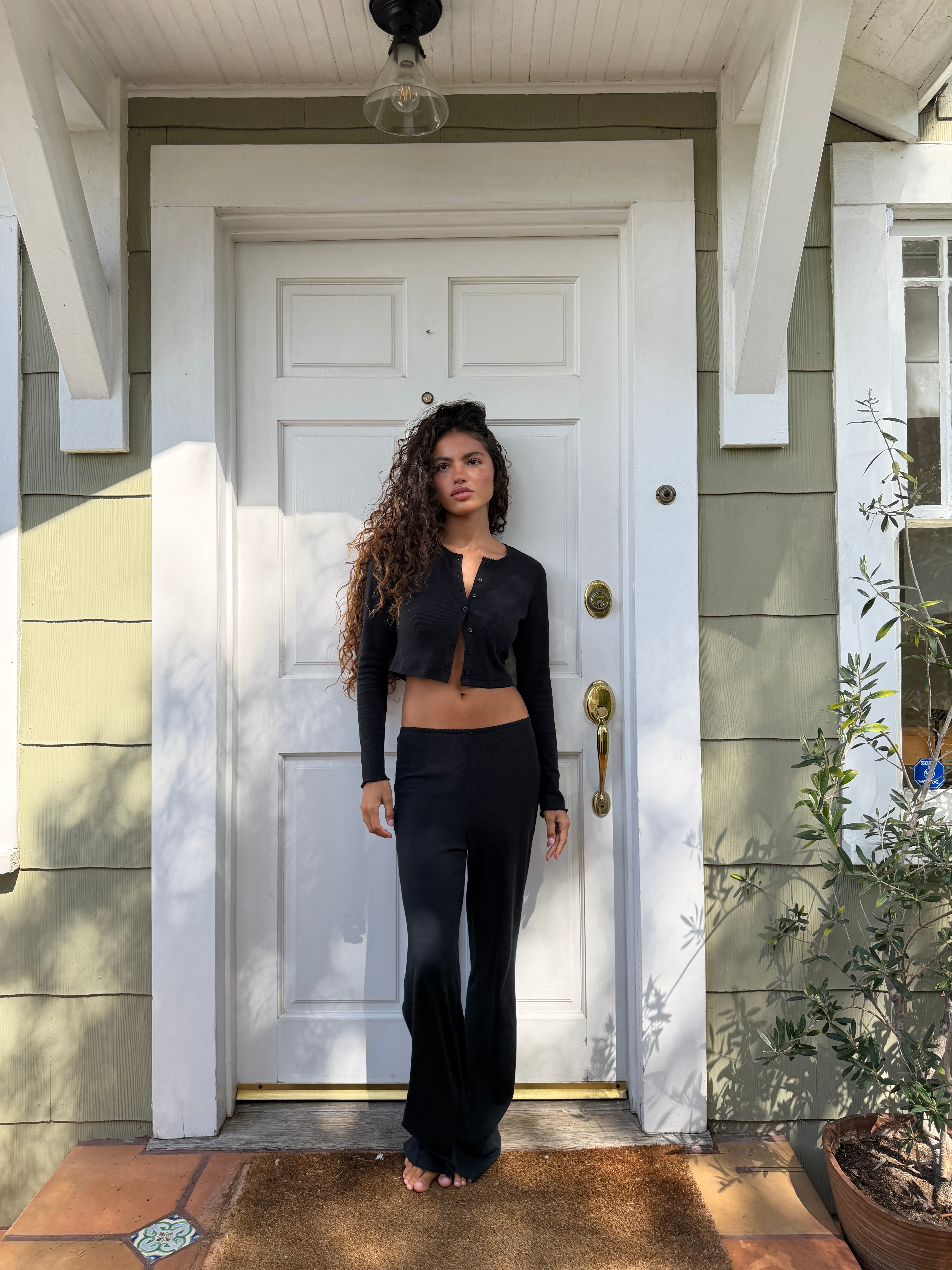 Keilani is 5'3 and 32C and wears XS