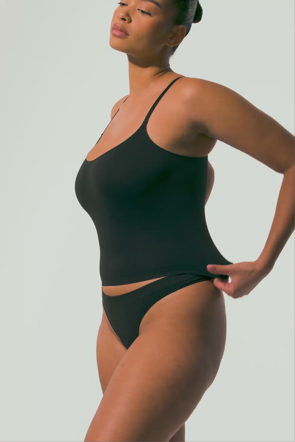 Shimma is 5'9 and wears sizes 36D and M
